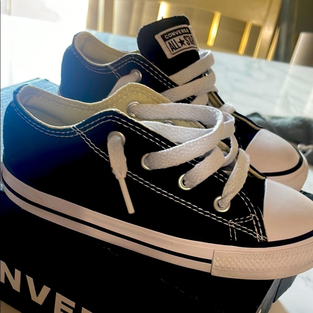 Boys converse